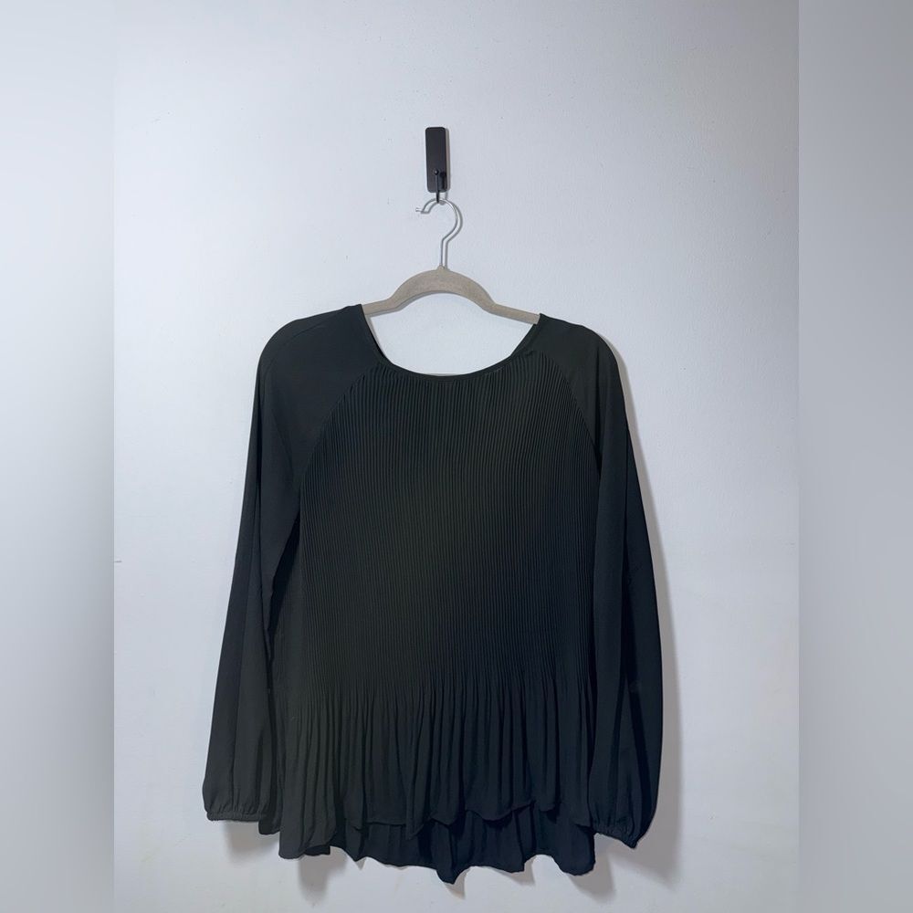LOFT Women’s Black Pleated Long Sleeve Blouse Top Size Small EUC party holiday